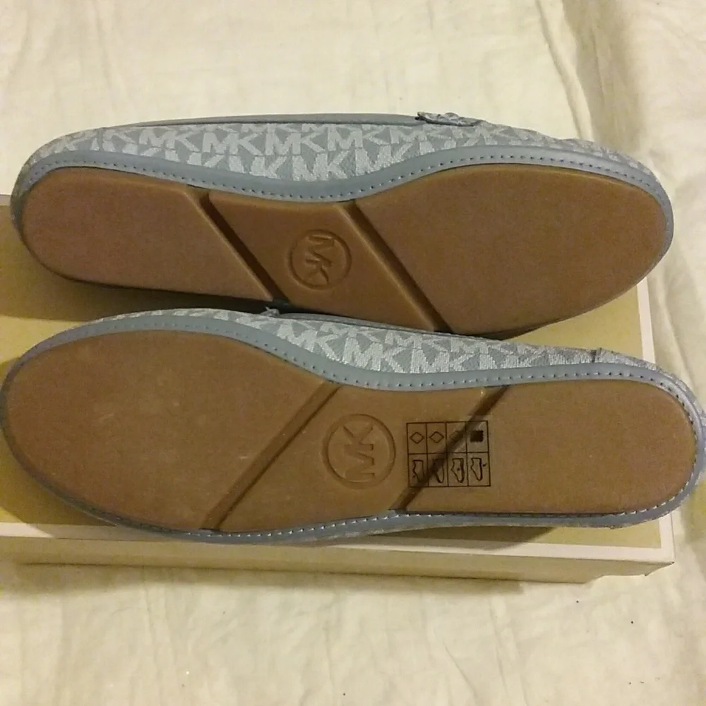 Michael Kors NIB Moccasin 7 Lt. Blue - Picture 4 of 6